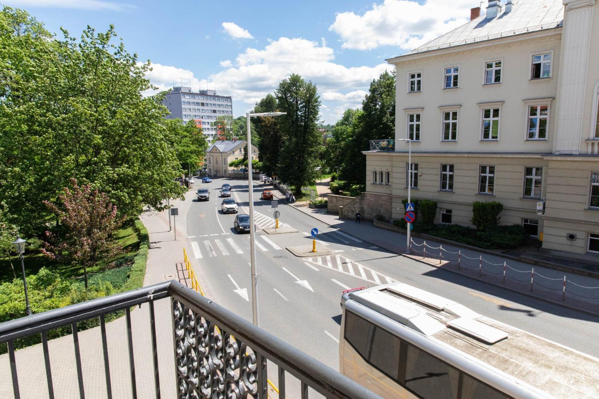Апартаменты Apartament Old Town Premium Z Balkonem Клодзко Экстерьер фото